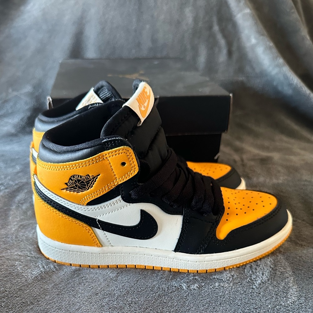 Kids Jordan 1 Retro Sneakers